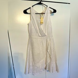 💕FREE SHIPPING💕 NEW WITH TAGS White Lace Dress
